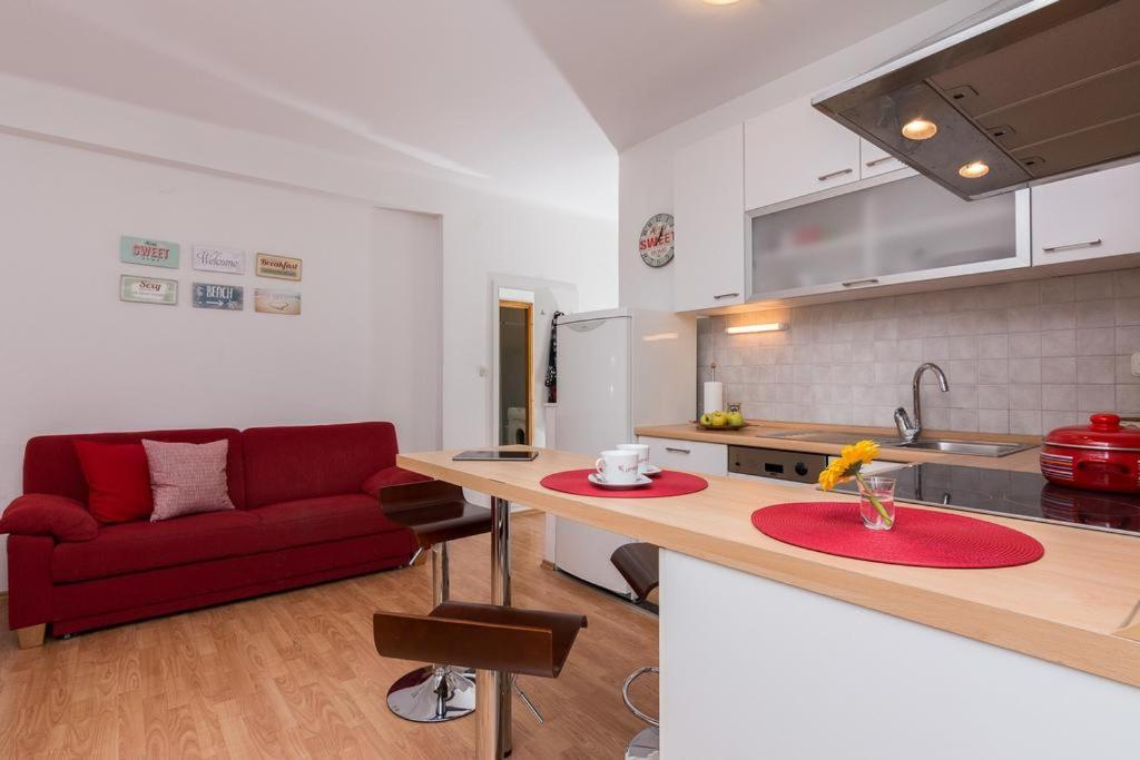 Апартаменты Near Old Town - Free Parking Задар Экстерьер фото